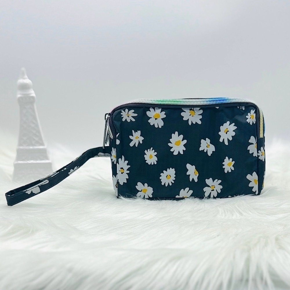 Daisy Makeup Cosmetic Wristlet